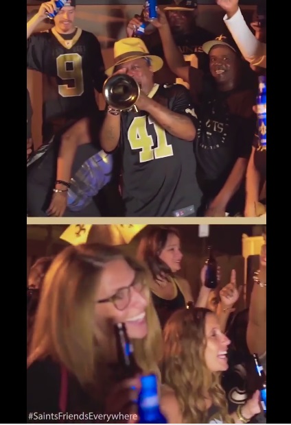 Look! It's meee!! Bottom frame, upper center.